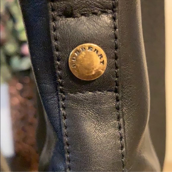 Authentic Burberry  Blk Leather Ankle Boot - Picture 4 of 8